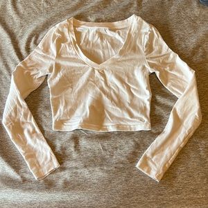 white cropped v neck long sleeve